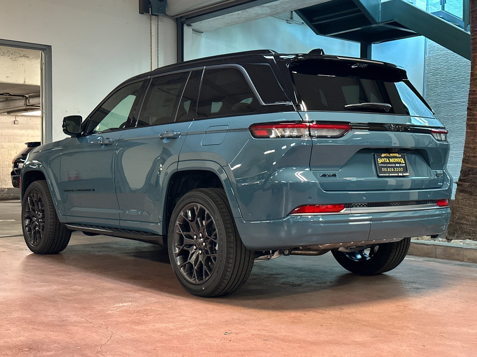 New 2027 Jeep Grand Cherokee Summit w/ Adv Protech Group IV AWD/4WD image 3