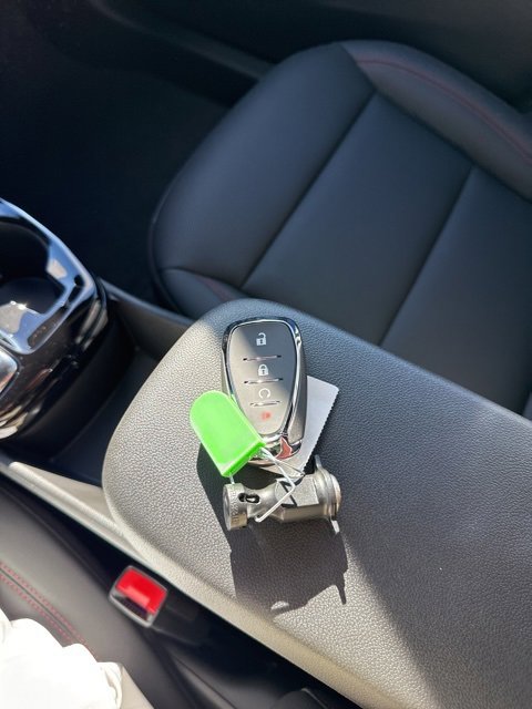 New 2026 Chevrolet Trax RS w/ Sunroof Package image 32