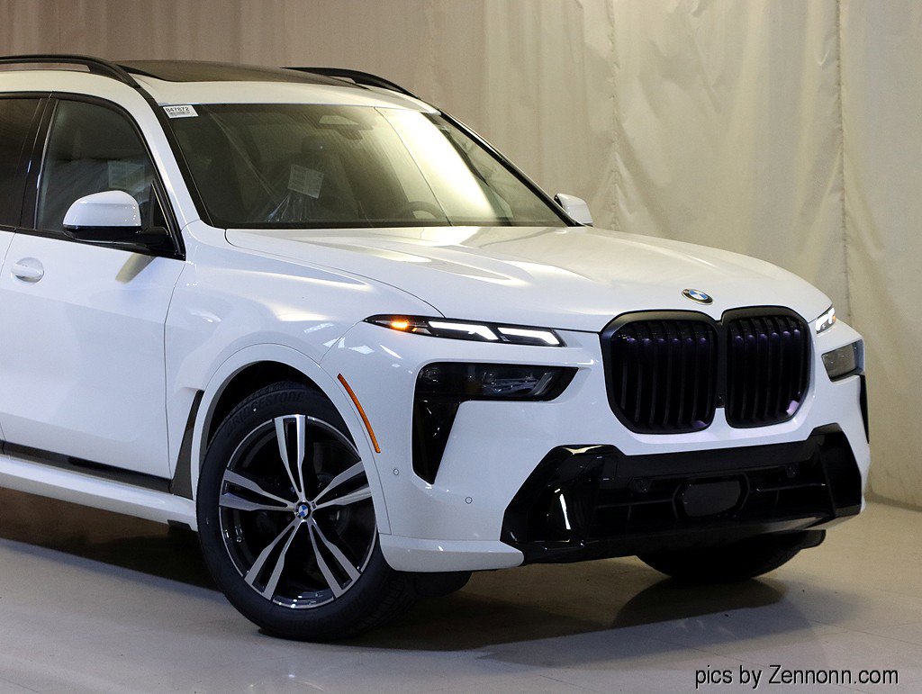 Used 2026 BMW X7 xDrive40i w/ M Sport Package image 2