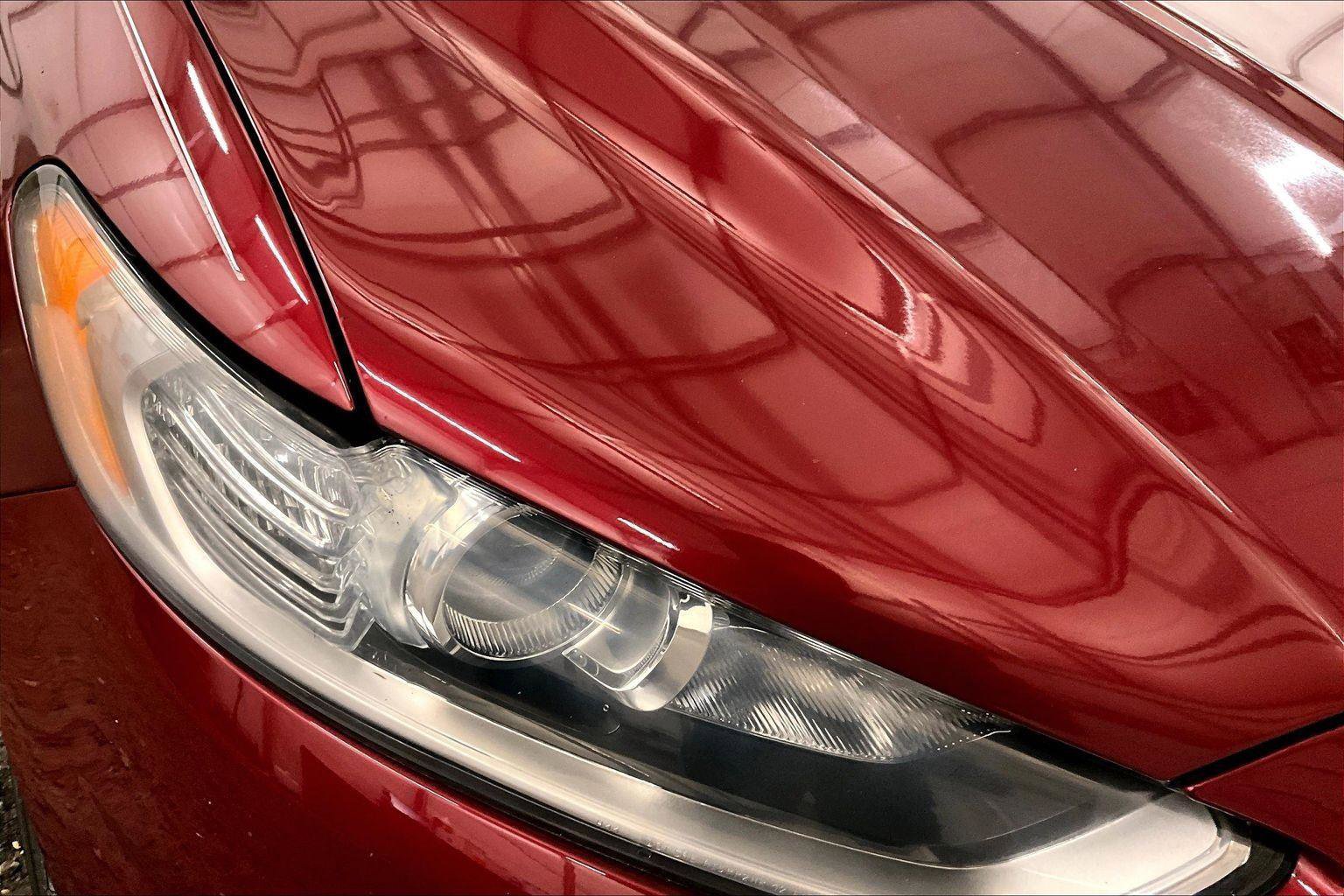 Used 2015 Ford Fusion SE image 28