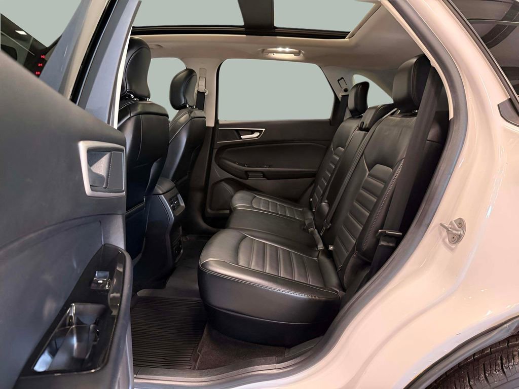 Certified 2018 Ford Edge SEL w/ Equipment Group 201A AWD/4WD image 16