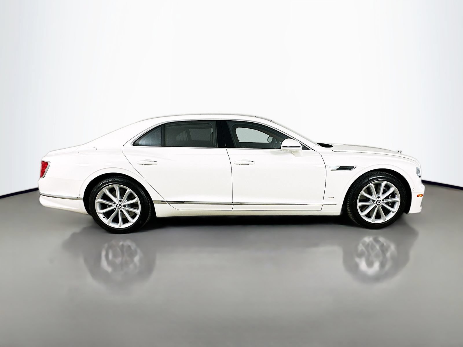 Used 2022 Bentley Flying Spur V8 AWD/4WD image 4