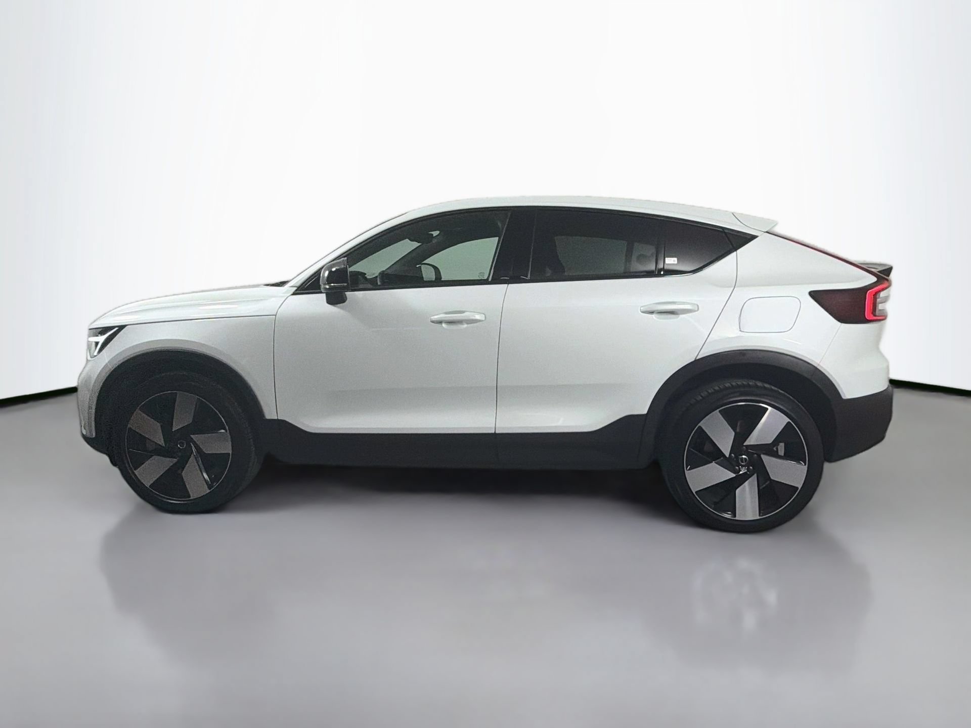 Certified 2023 Volvo C40 P8 Recharge Ultimate AWD/4WD image 9