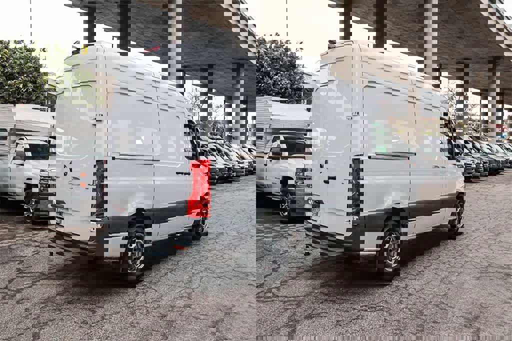 Used 2023 Mercedes-Benz Sprinter 1500 image 6