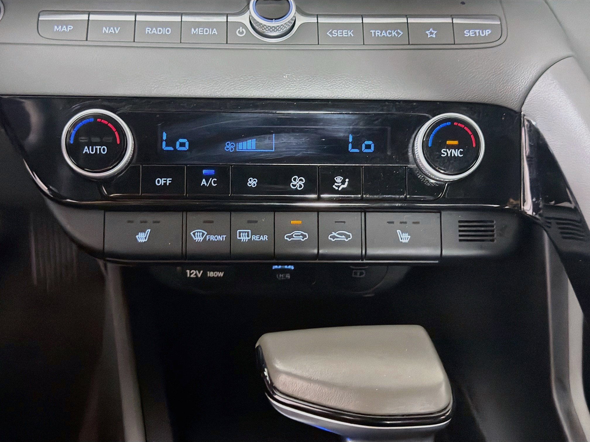 Used 2025 Hyundai Elantra SEL FWD image 23