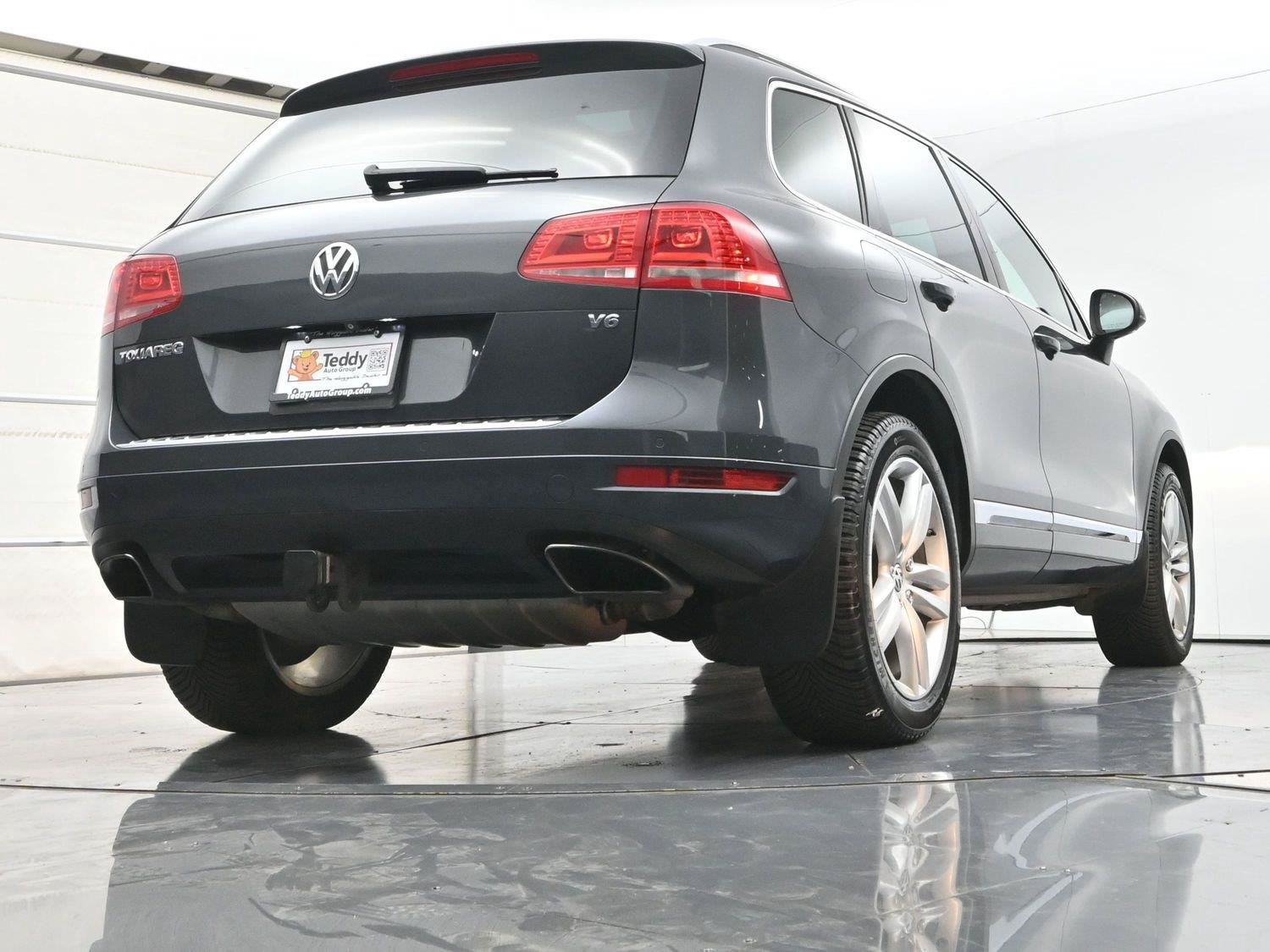 Used 2014 Volkswagen Touareg Executive AWD/4WD image 32