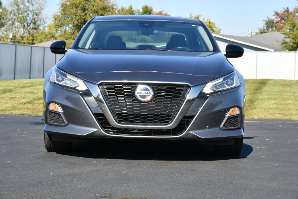 Used 2022 Nissan Altima 2.5 SR FWD image 2