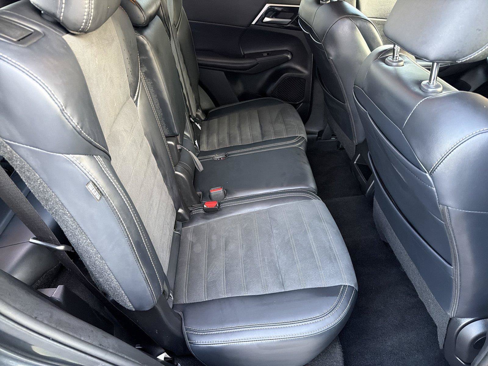 Used 2024 Mitsubishi Outlander SE AWD/4WD image 15