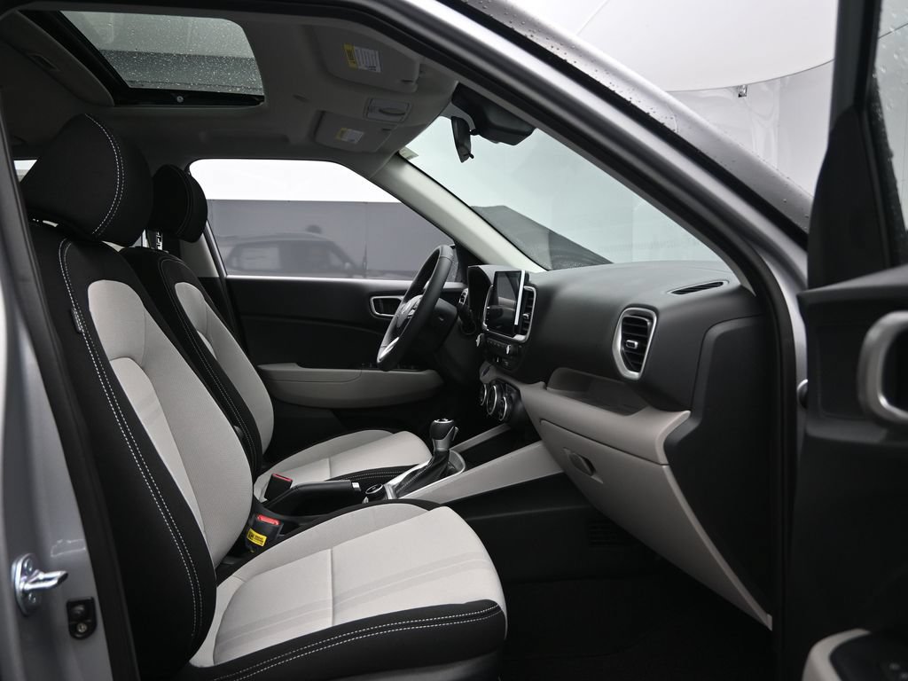 New 2026 Hyundai Venue SEL FWD image 30