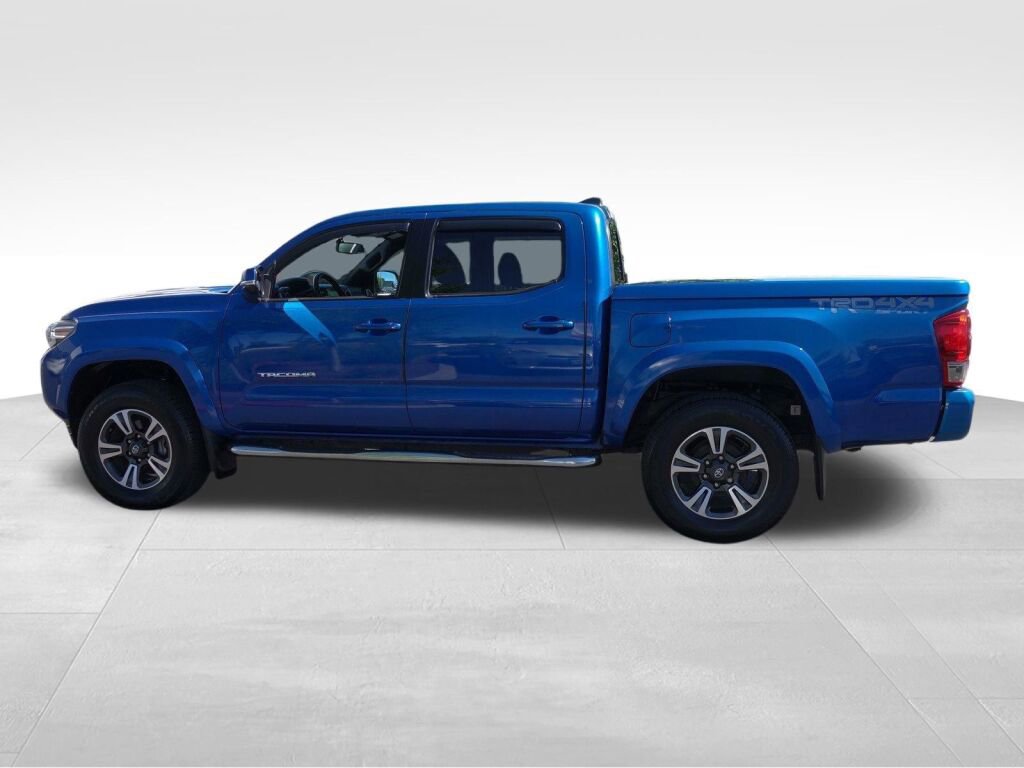 Certified 2017 Toyota Tacoma TRD Sport w/ Tow Package (A/T) image 7