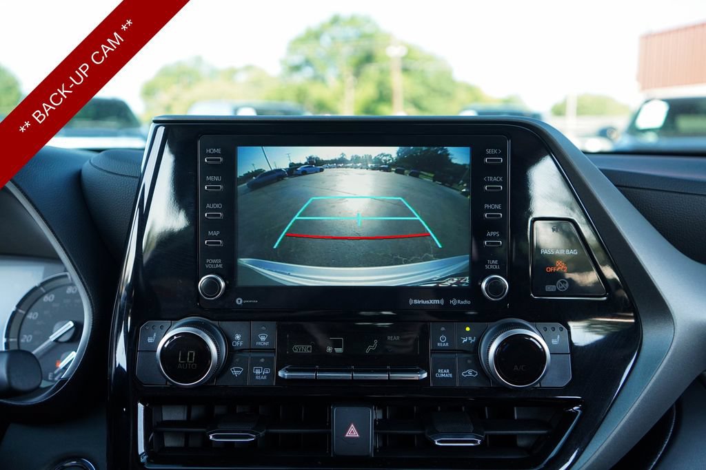 Used 2022 Toyota Highlander XLE FWD image 10
