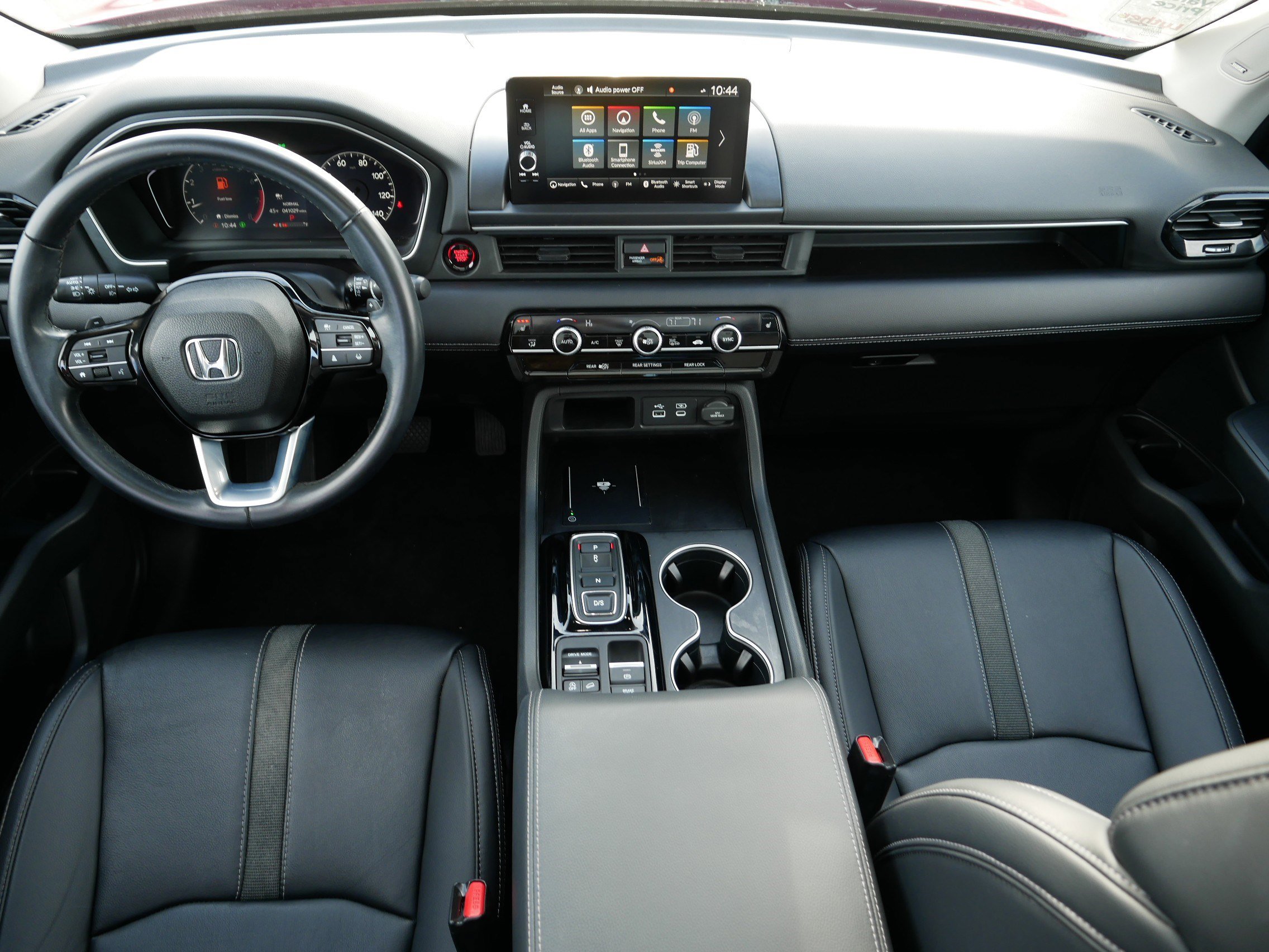 Used 2023 Honda Pilot Touring image 10