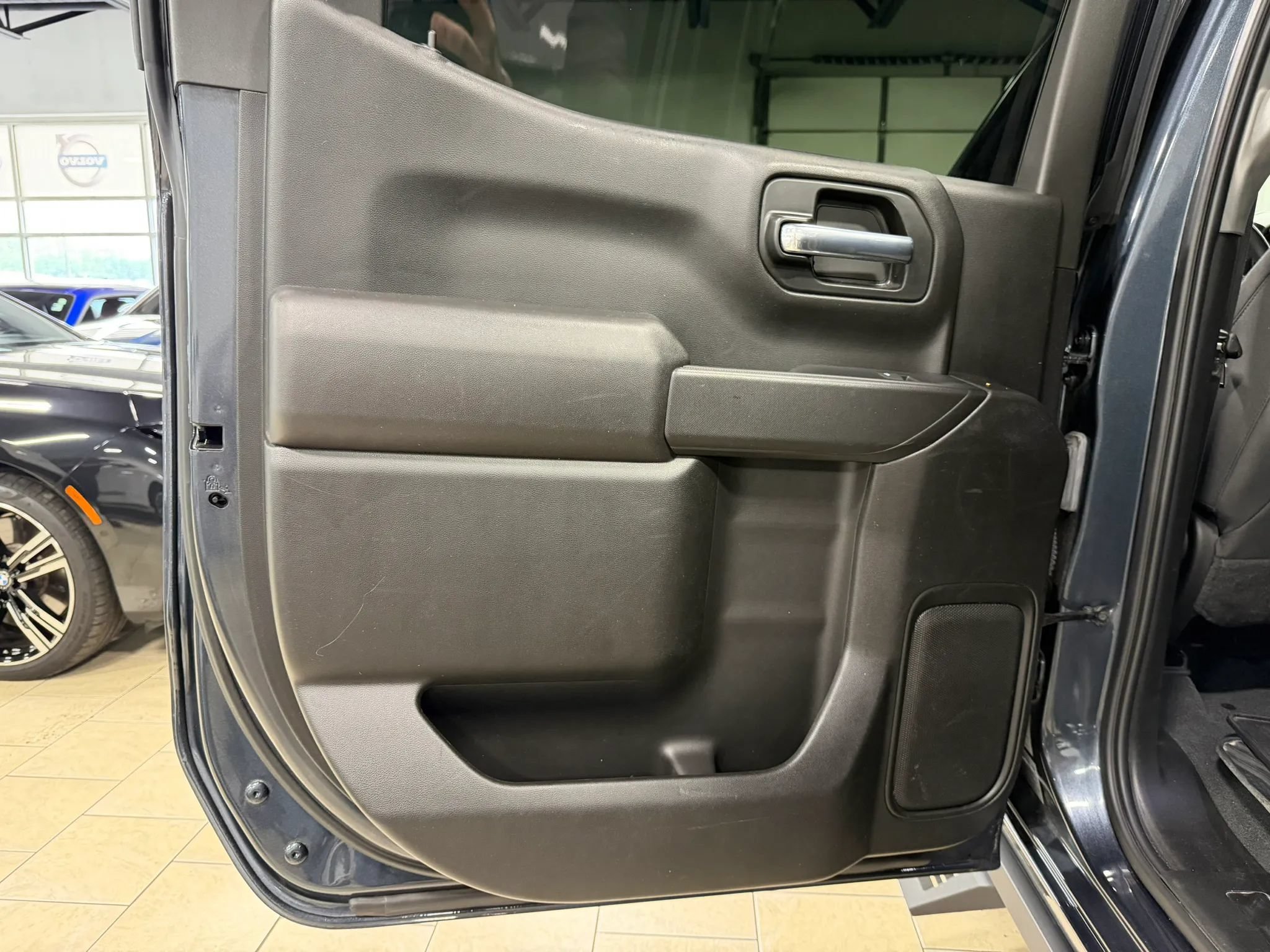 Used 2021 Chevrolet Silverado 1500 Custom Trail Boss AWD/4WD image 27