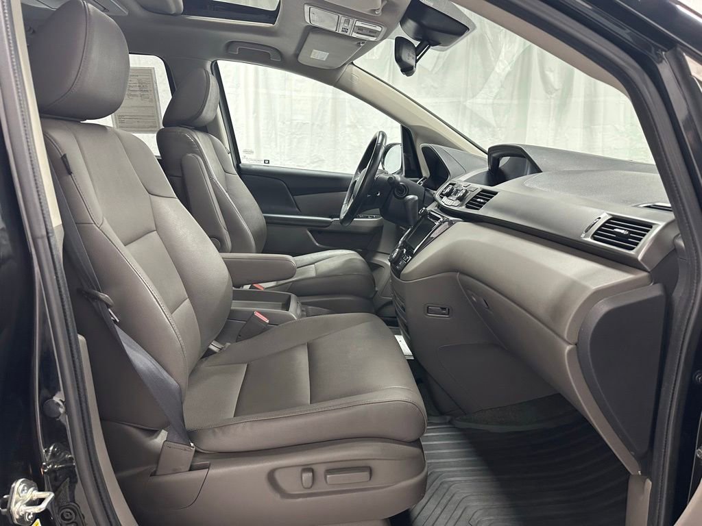 Used 2016 Honda Odyssey Touring Elite image 62