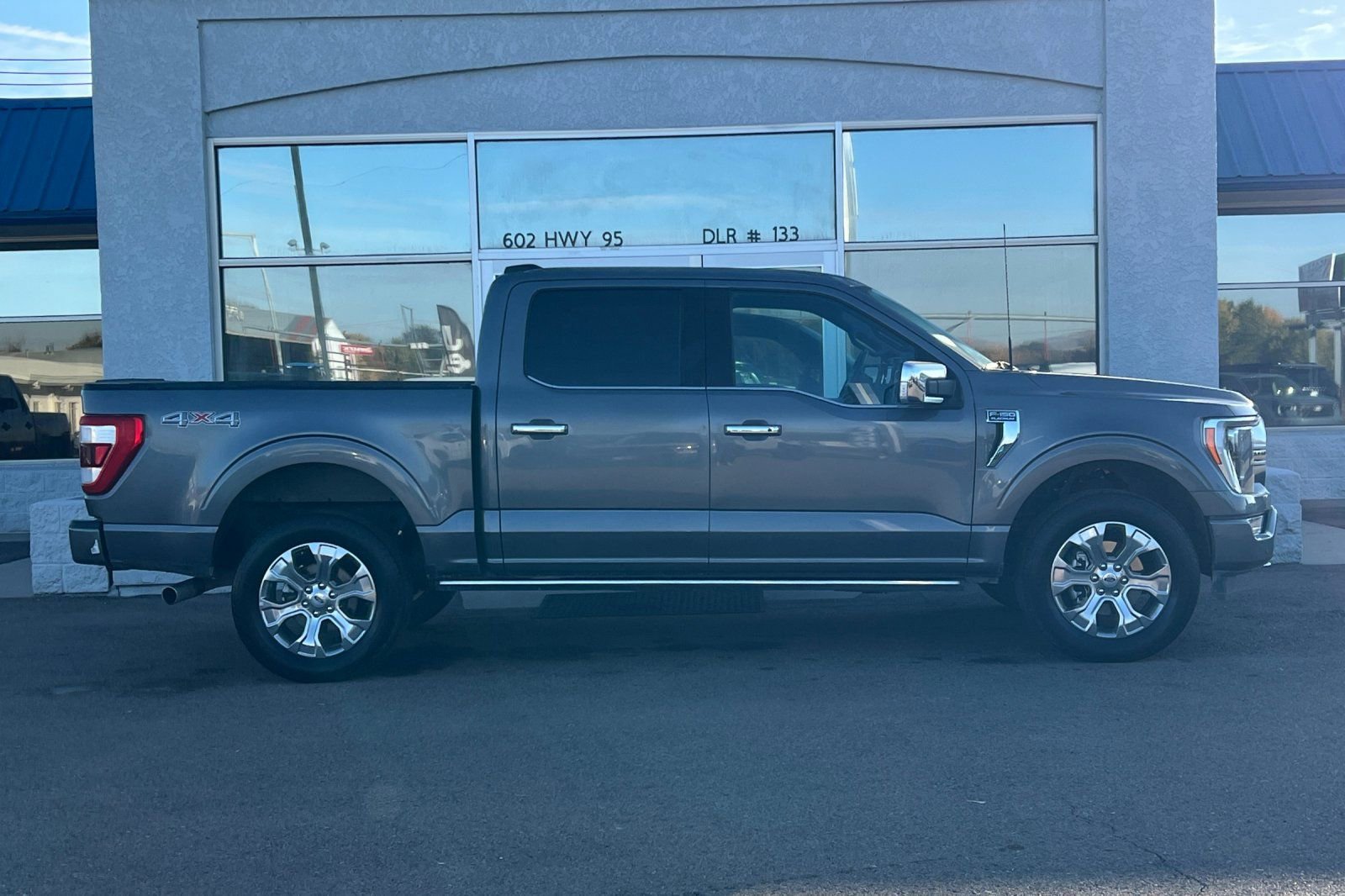 Used 2023 Ford F150 Platinum image 3