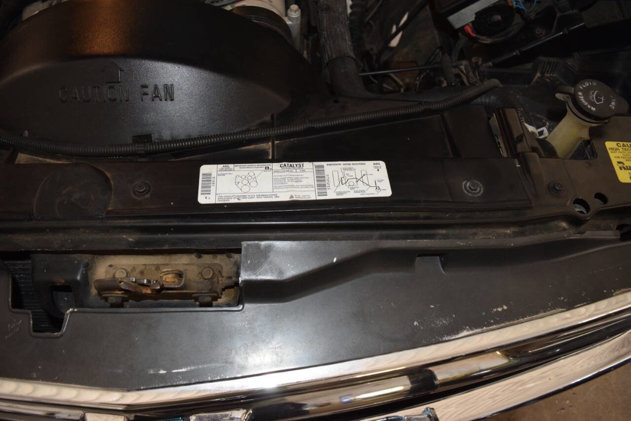 Used 1997 Chevrolet Silverado 1500 4x4 Regular Cab w/ Preferred Equipment Group 2 image 61