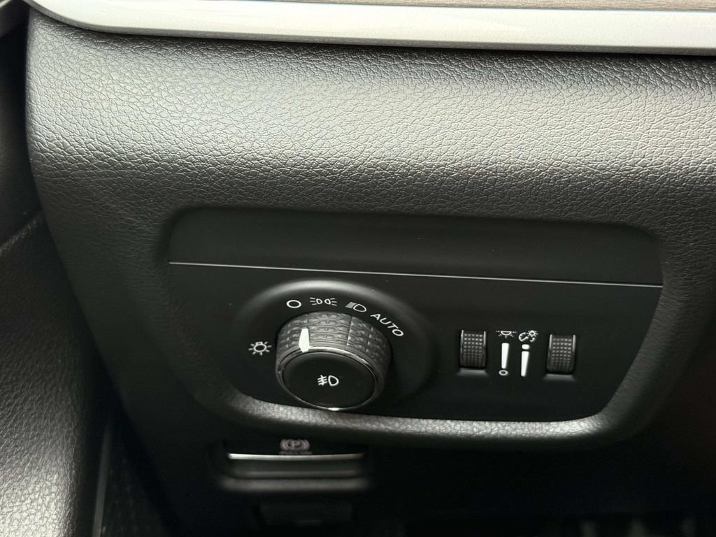 New 2026 Jeep Grand Cherokee Limited AWD/4WD image 27