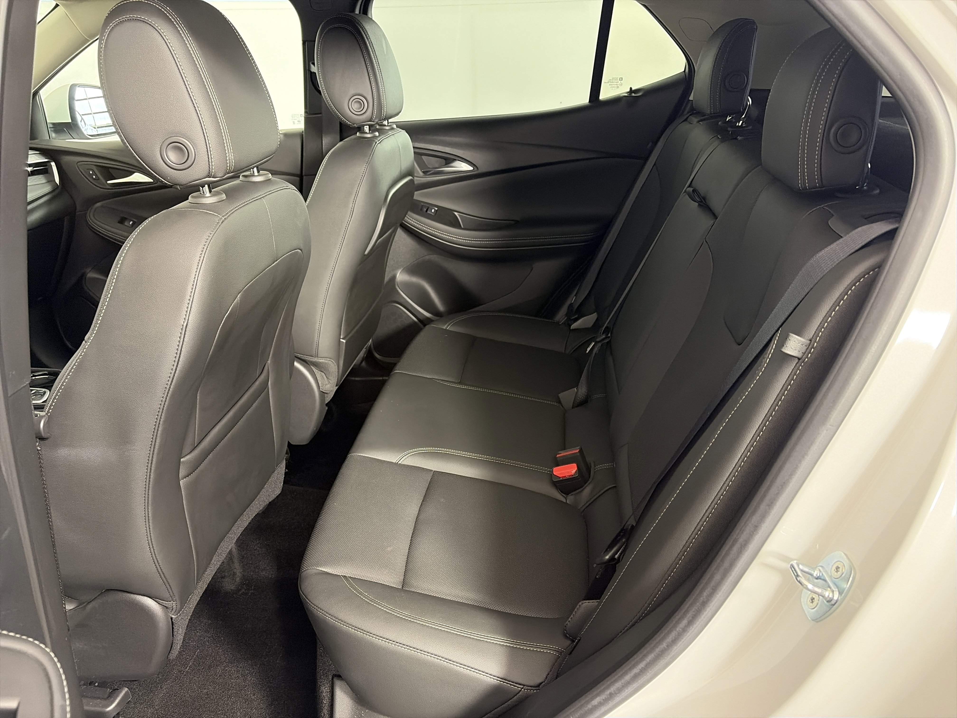 Certified 2024 Buick Encore GX Sport Touring w/ Comfort Package AWD/4WD image 7