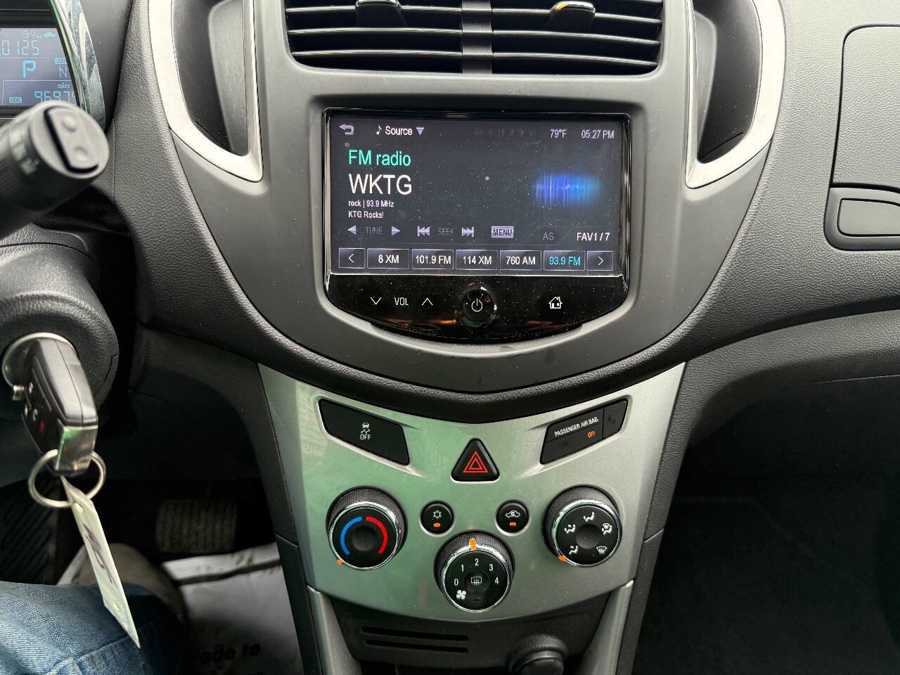 Used 2016 Chevrolet Trax LT w/ LT Convenience Package image 16