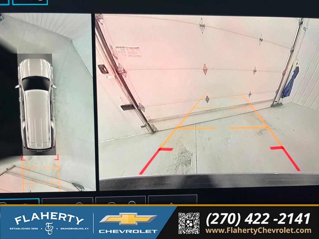 Used 2025 GMC Yukon XL Denali AWD/4WD image 34