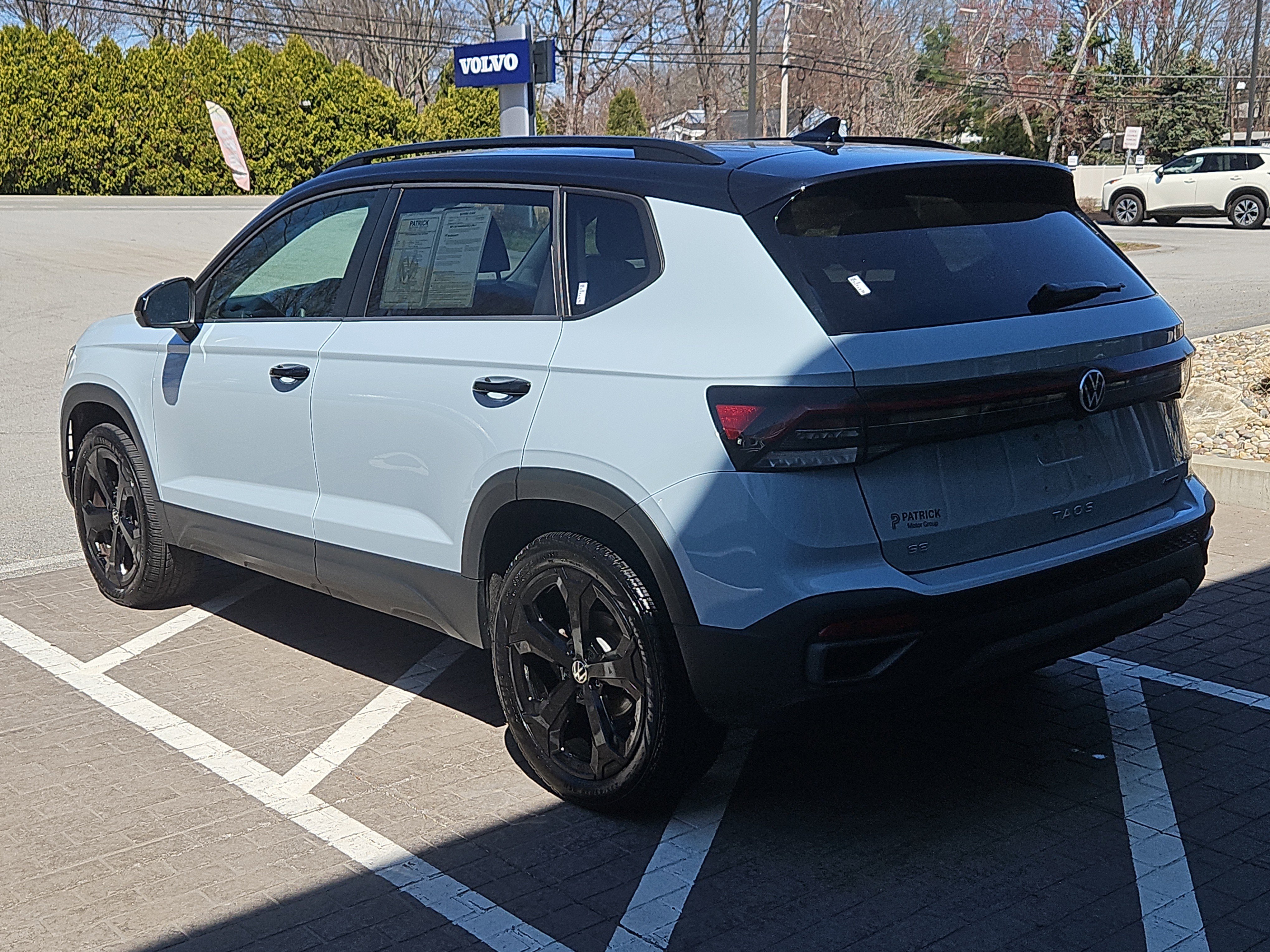 Used 2025 Volkswagen Taos SE image 24