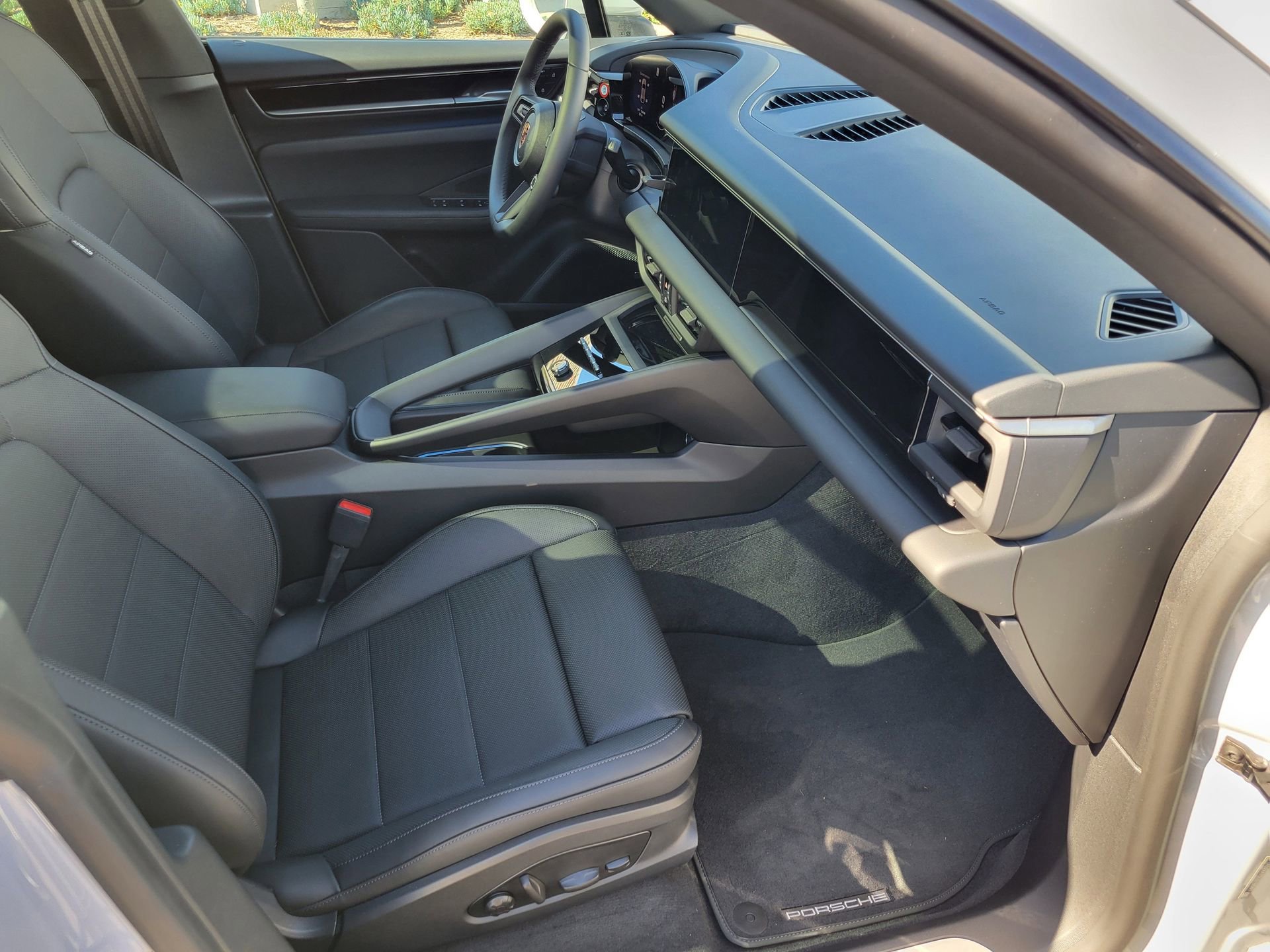 Used 2025 Porsche Macan Electric image 26