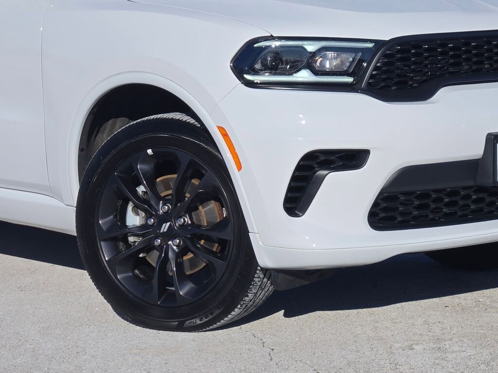 Used 2025 Dodge Durango GT image 3