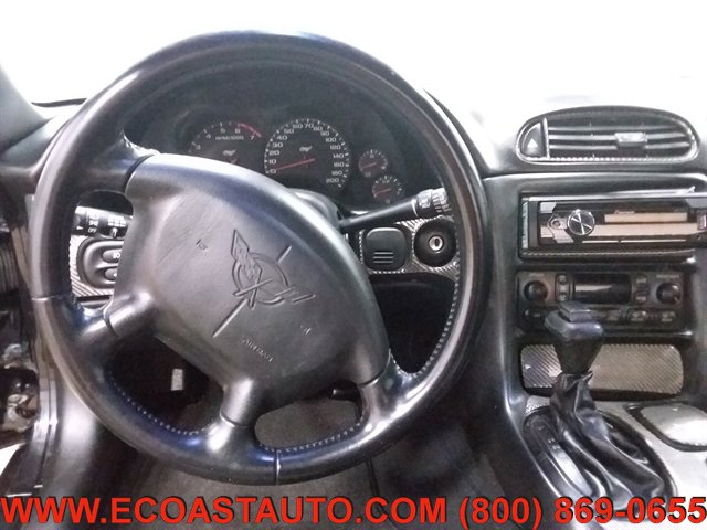 Used 2003 Chevrolet Corvette Coupe w/ Preferred Equipment Group RWD image 11