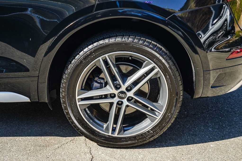 Used 2023 Audi Q5 e Premium w/ Convenience Package AWD/4WD image 11