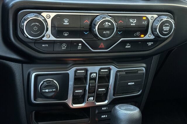 Used 2022 Jeep Wrangler Unlimited Sport AWD/4WD image 18