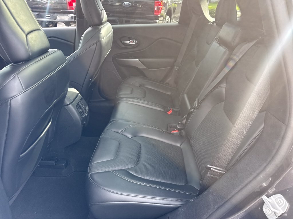 Used 2021 Jeep Cherokee High Altitude AWD/4WD image 16