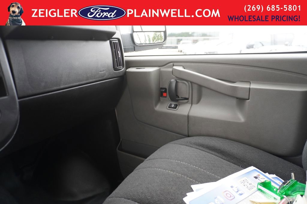 Used 2024 Chevrolet Express 2500 w/ Driver Convenience Package image 25