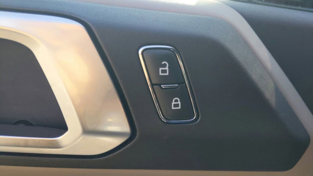Used 2022 Ford Bronco Wildtrak image 16