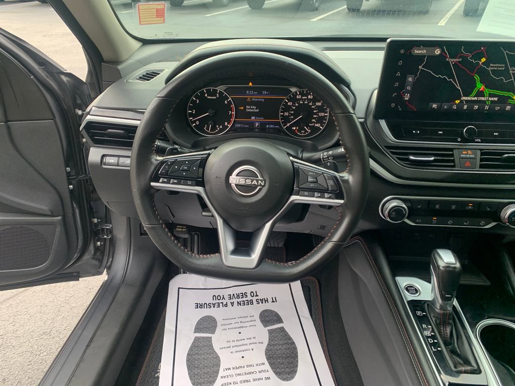 Used 2024 Nissan Altima 2.5 SR w/ SR Premium Package FWD image 22