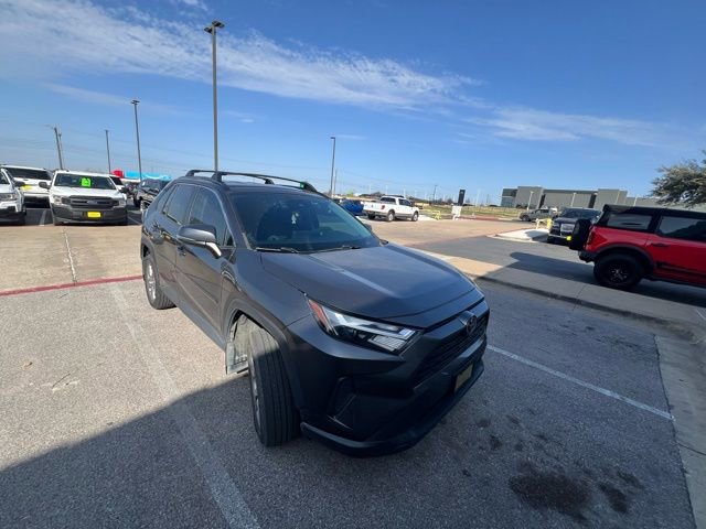 Used 2023 Toyota RAV4 XLE image 1