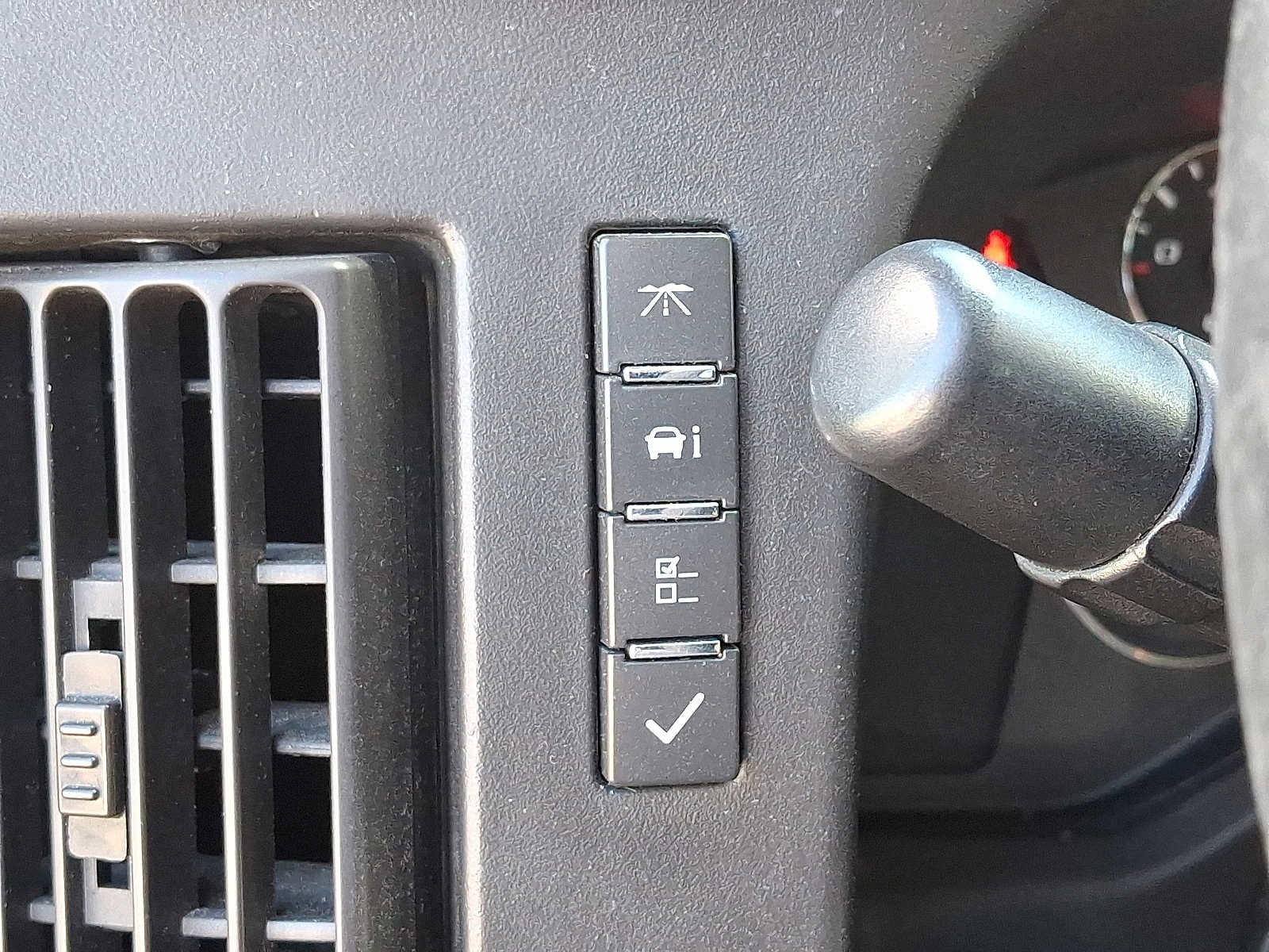 Used 2016 Chevrolet Express 3500 image 22