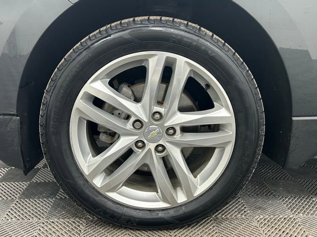 Used 2018 Chevrolet Equinox Premier image 23