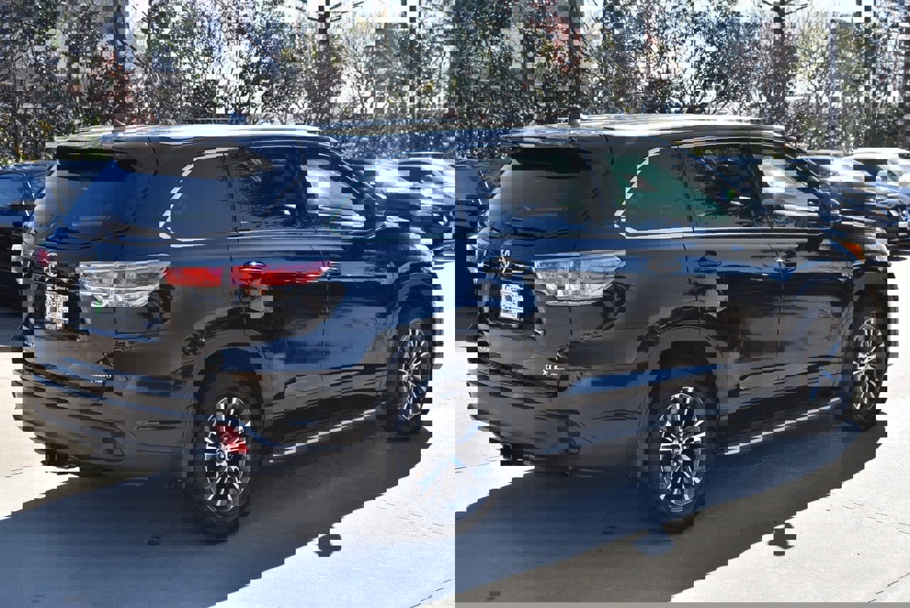 Used 2016 Toyota Highlander XLE image 7