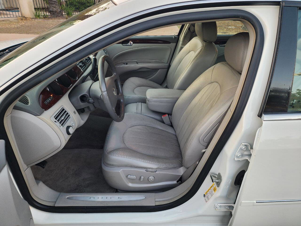Used 2007 Buick Lucerne CXL w/ Luxury Package FWD image 12