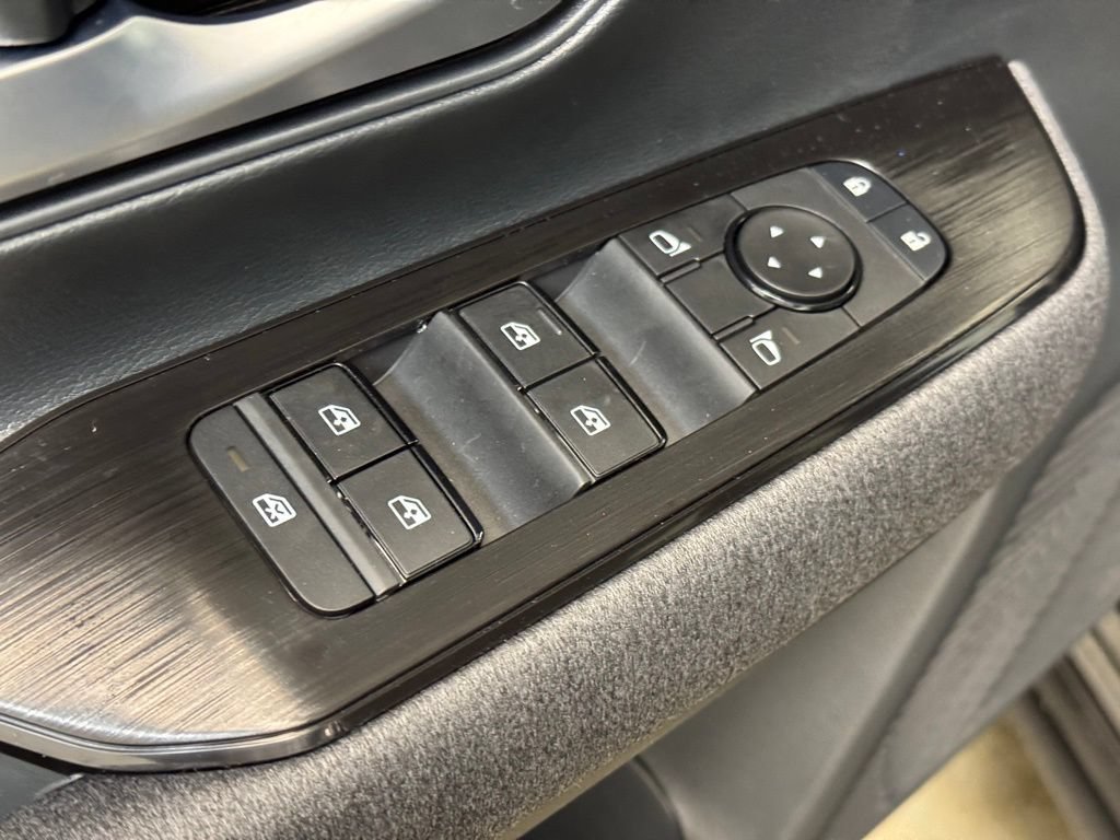 Used 2026 Nissan Kicks SV AWD/4WD image 9
