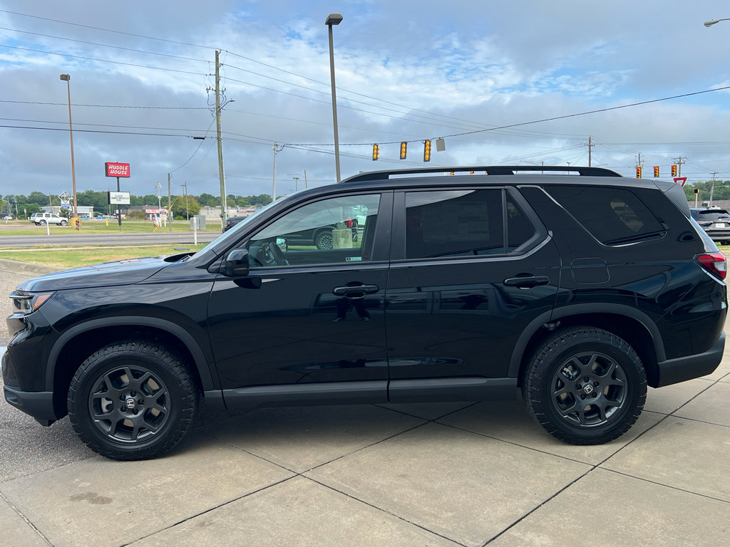 New 2025 Honda Pilot TrailSport image 5