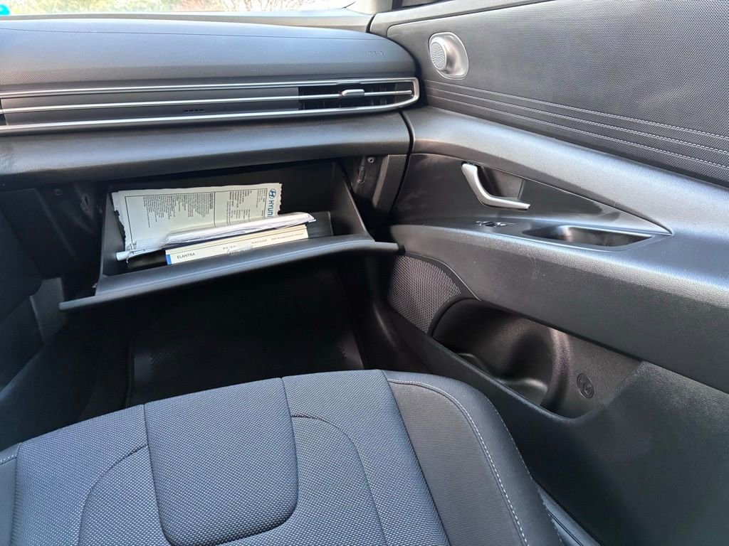 Used 2024 Hyundai Elantra SE FWD image 37