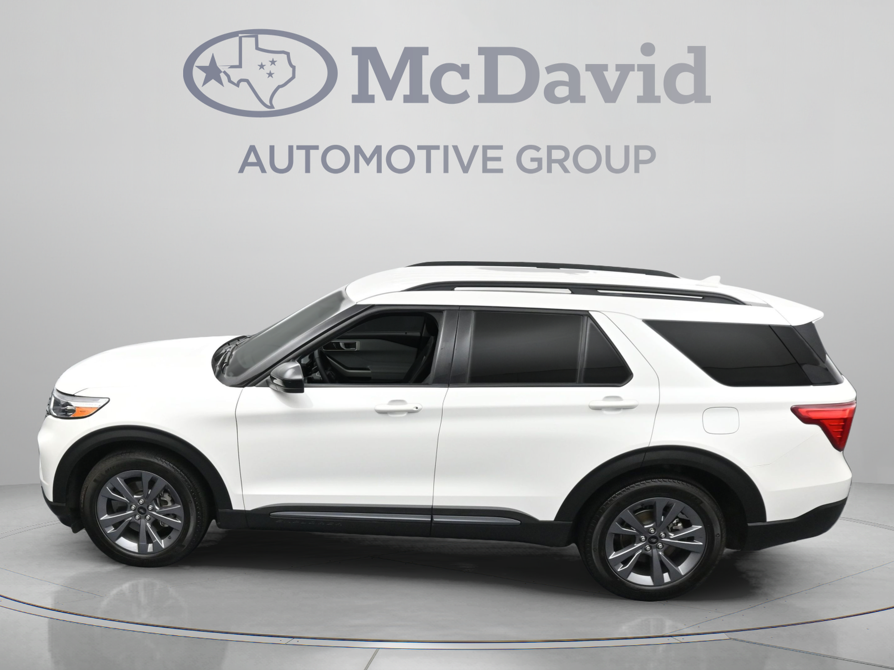 Used 2023 Ford Explorer XLT w/ Equipment Group 202A RWD image 36