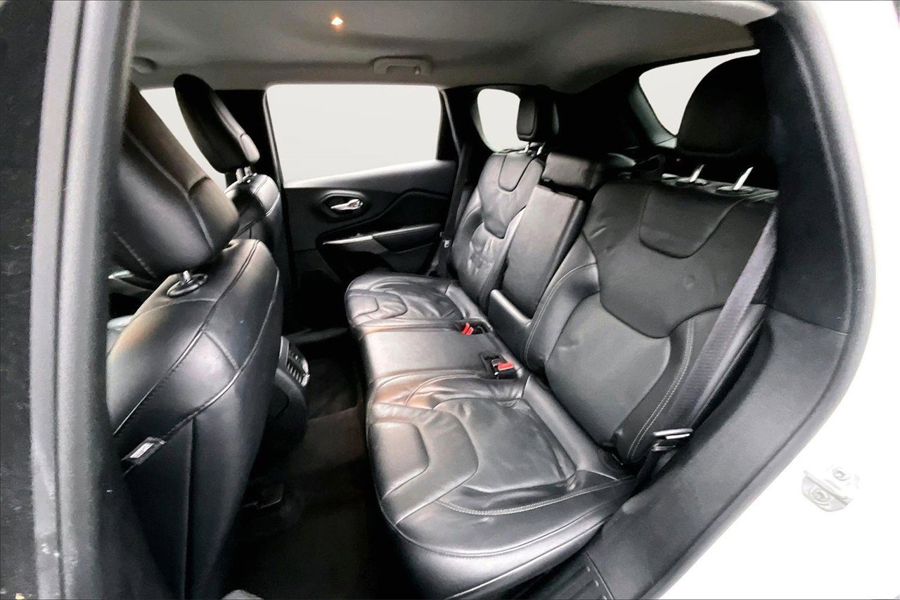 Used 2020 Jeep Cherokee Limited image 21