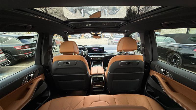 Used 2025 BMW X5 xDrive50e w/ M Sport Package image 40