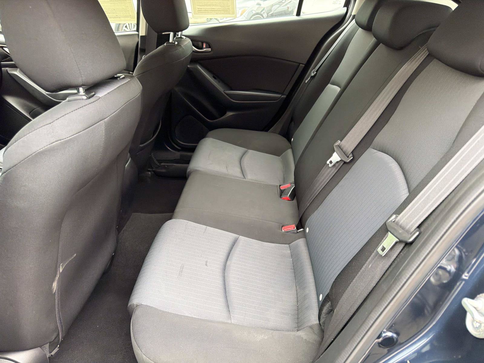 Used 2016 MAZDA MAZDA3 i Sport FWD image 11