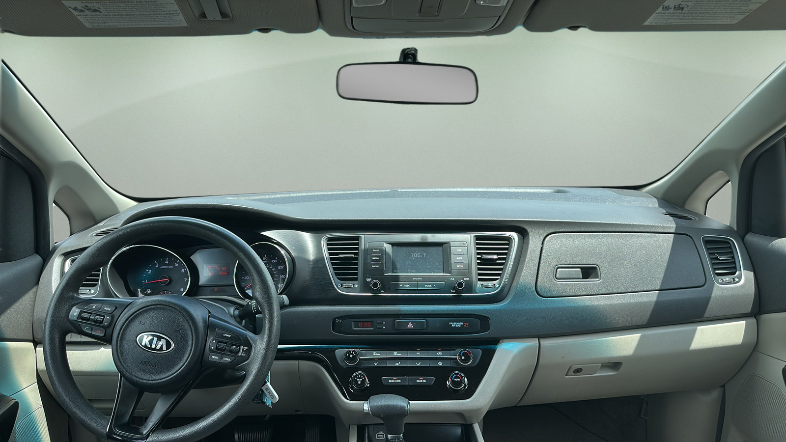 Used 2018 Kia Sedona L FWD image 9