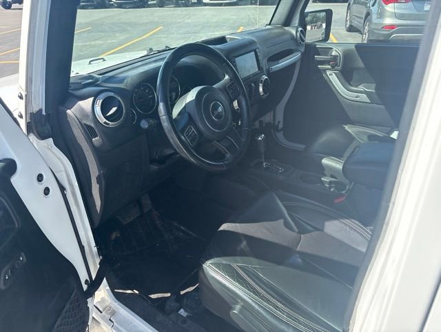 Used 2017 Jeep Wrangler Unlimited Sahara w/ Connectivity Group AWD/4WD image 12
