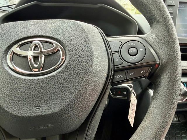 Used 2020 Toyota RAV4 LE AWD/4WD image 29