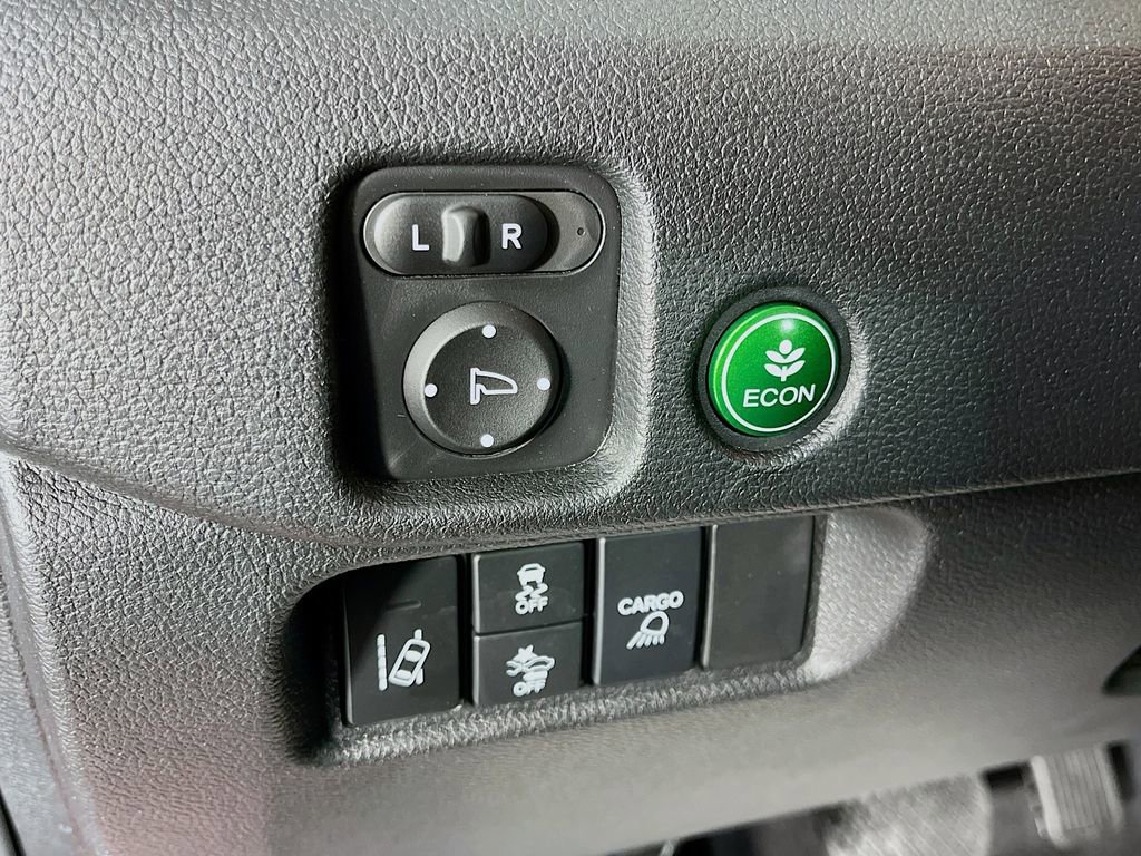 Used 2025 Honda Ridgeline Sport image 13